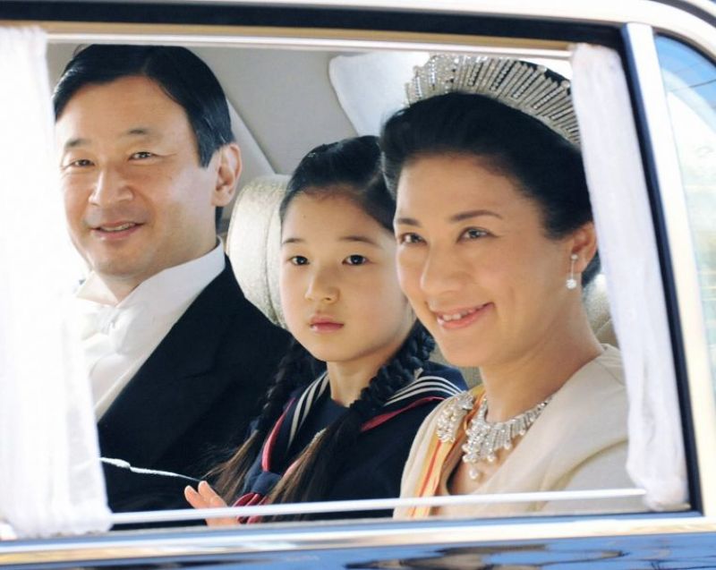 Thái tử Naruhito và vợ